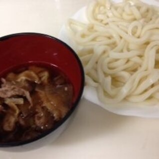 大皿でも食欲なくても大丈夫！肉汁うどん